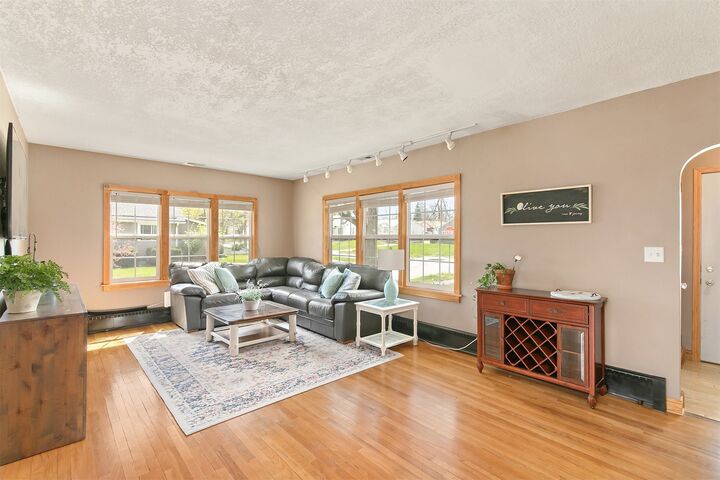 Property Photo:  2501 36th Street  IA 50310 
