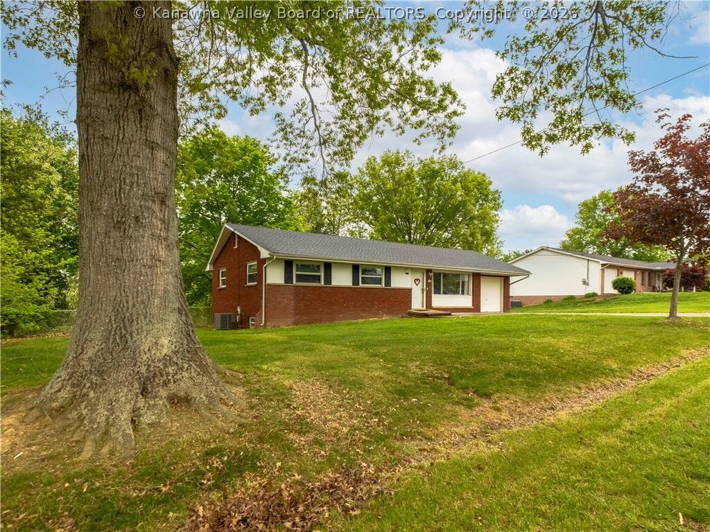 Property Photo:  114 Oakwood Estates  WV 25560 