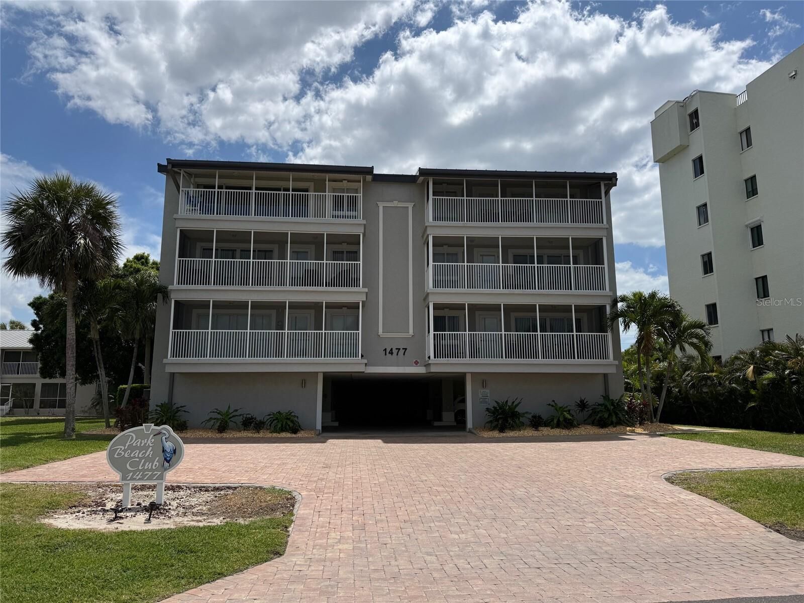 Property Photo:  1477 Park Beach Circle 31  FL 33950 