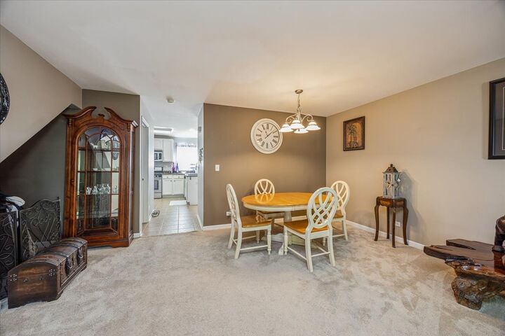 Property Photo:  558 Lincoln Station Drive 558  IL 60543 