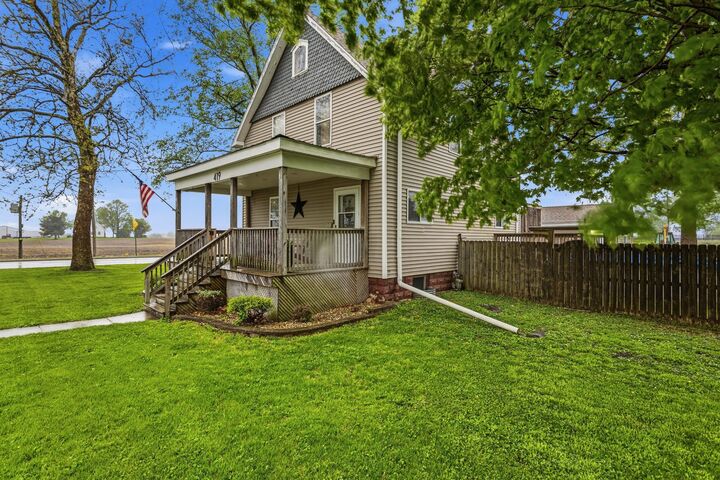Property Photo:  419 S Hamilton Street  IL 61754 