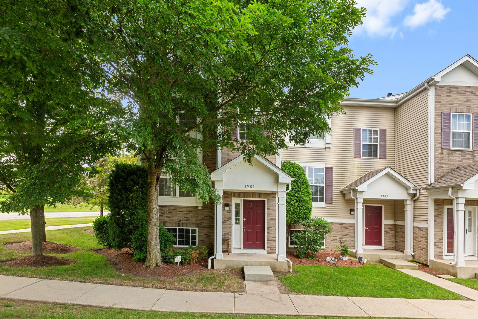 Property Photo:  1901 Freedom Court  IL 60099 
