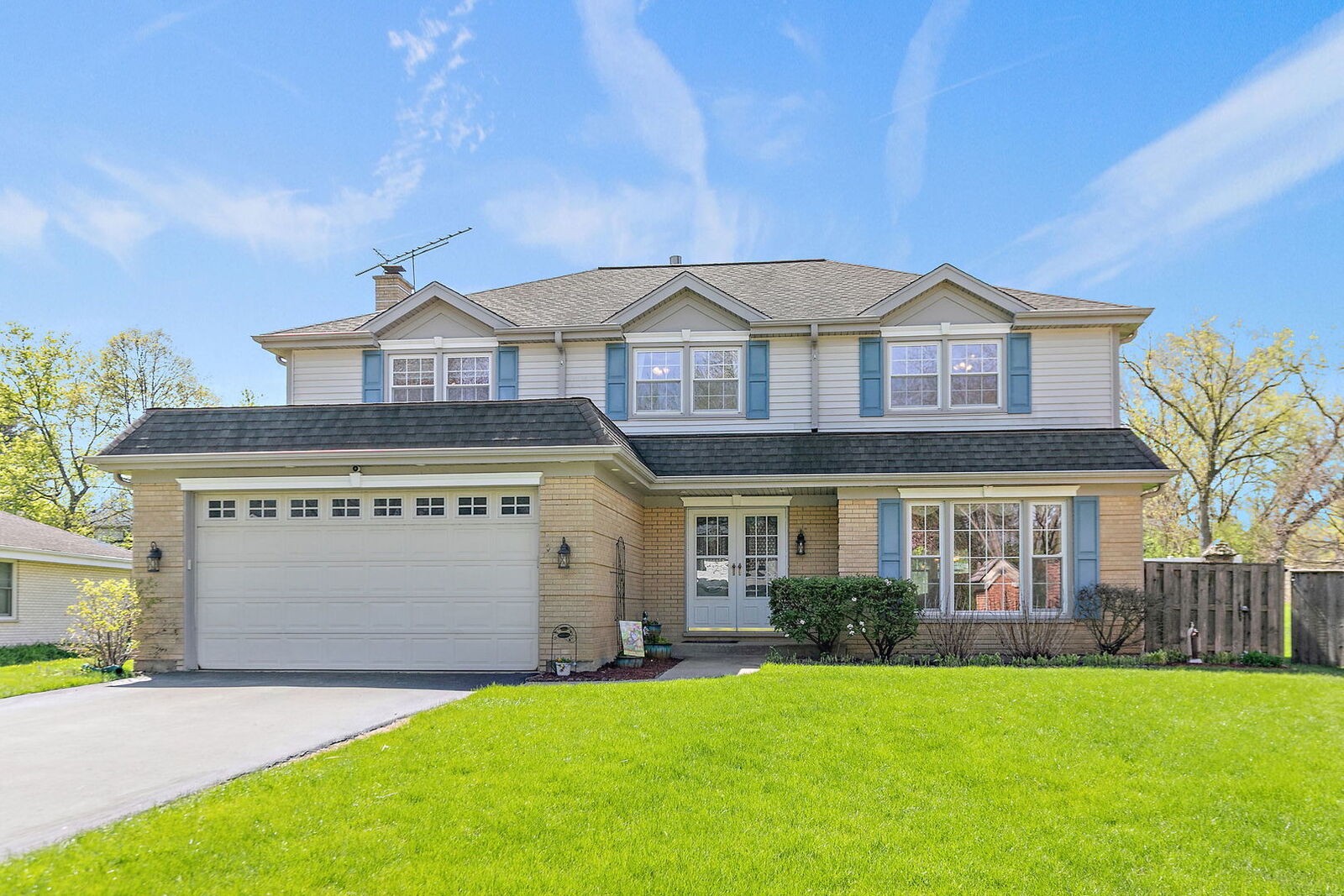 Property Photo:  1363 W Saint James Court  IL 60067 