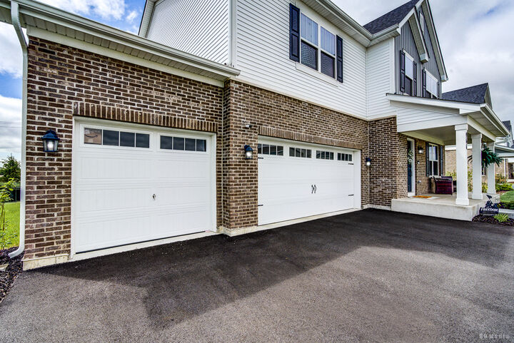 Property Photo:  966 Bridle Hill Drive  IL 60451 