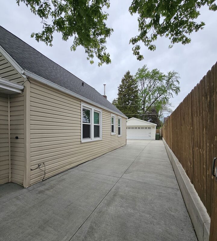 Property Photo:  9634 Meade Avenue  IL 60453 
