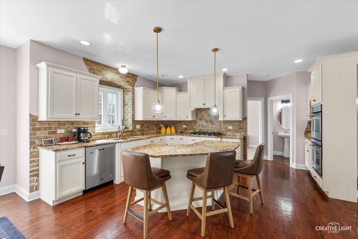 Property Photo:  