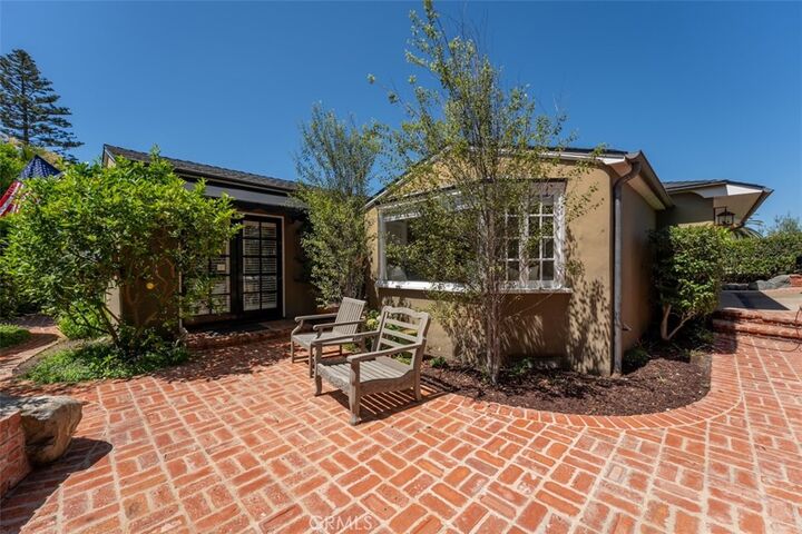 Property Photo:  2 N Encino  CA 92651 