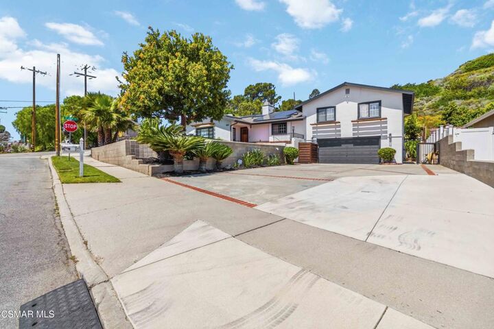 Property Photo:  1003 Mesa Drive  CA 93010 