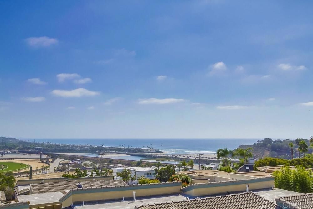 Property Photo:  823 Sea Turf Circle  CA 92075 