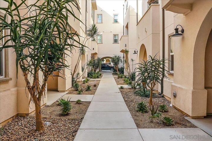 Property Photo:  5320 Calle Rockfish 7  CA 92154 