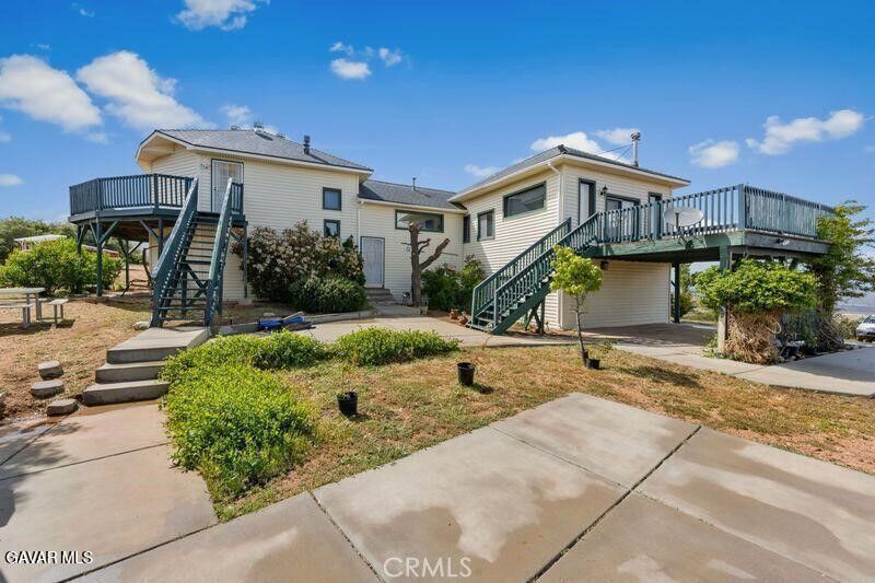Property Photo:  17041 Summers Drive  CA 93561 