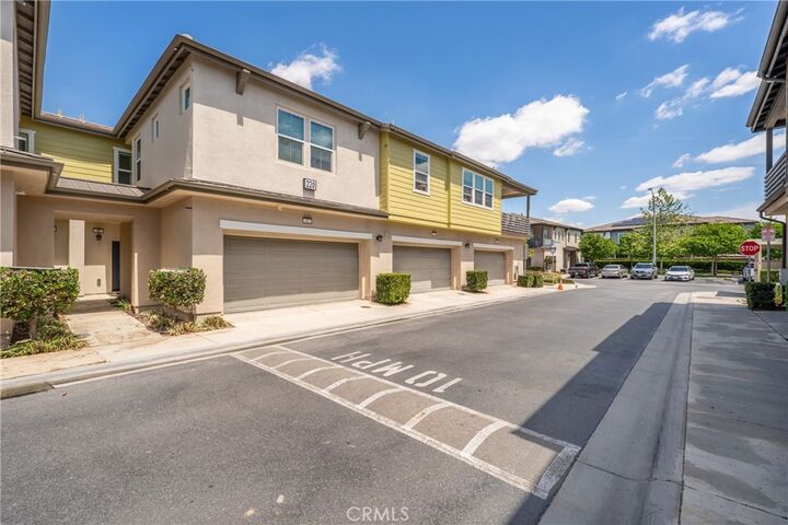 Property Photo:  220 W Via Prado 52  CA 91762 