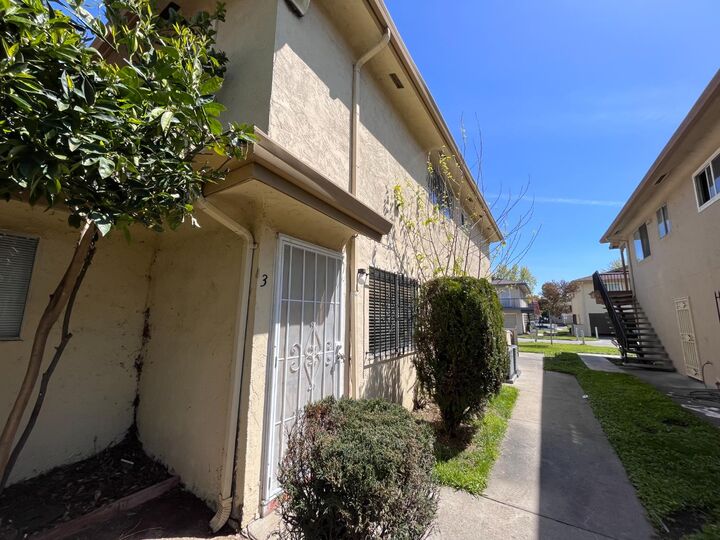 Property Photo:  2205 Peppertree Way 3  CA 94509 