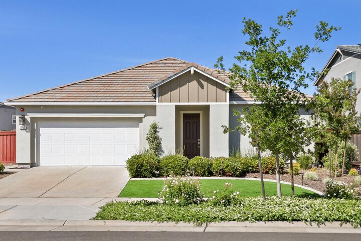 Property Photo: 7503 Allan Detrick Avenue CA 95757