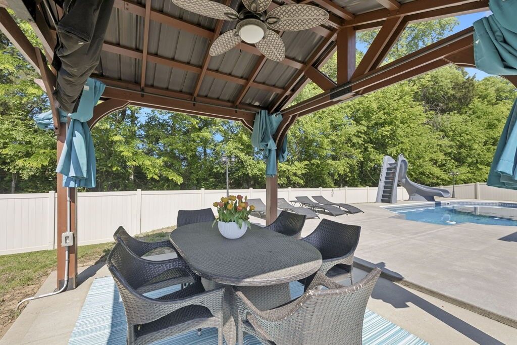Property Photo:  1413 Burrows Ave  TN 37129 