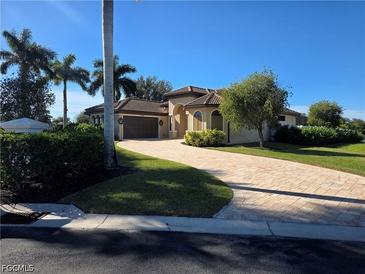 Property Photo:  2406 Kismet Lakes Lane  FL 33993 