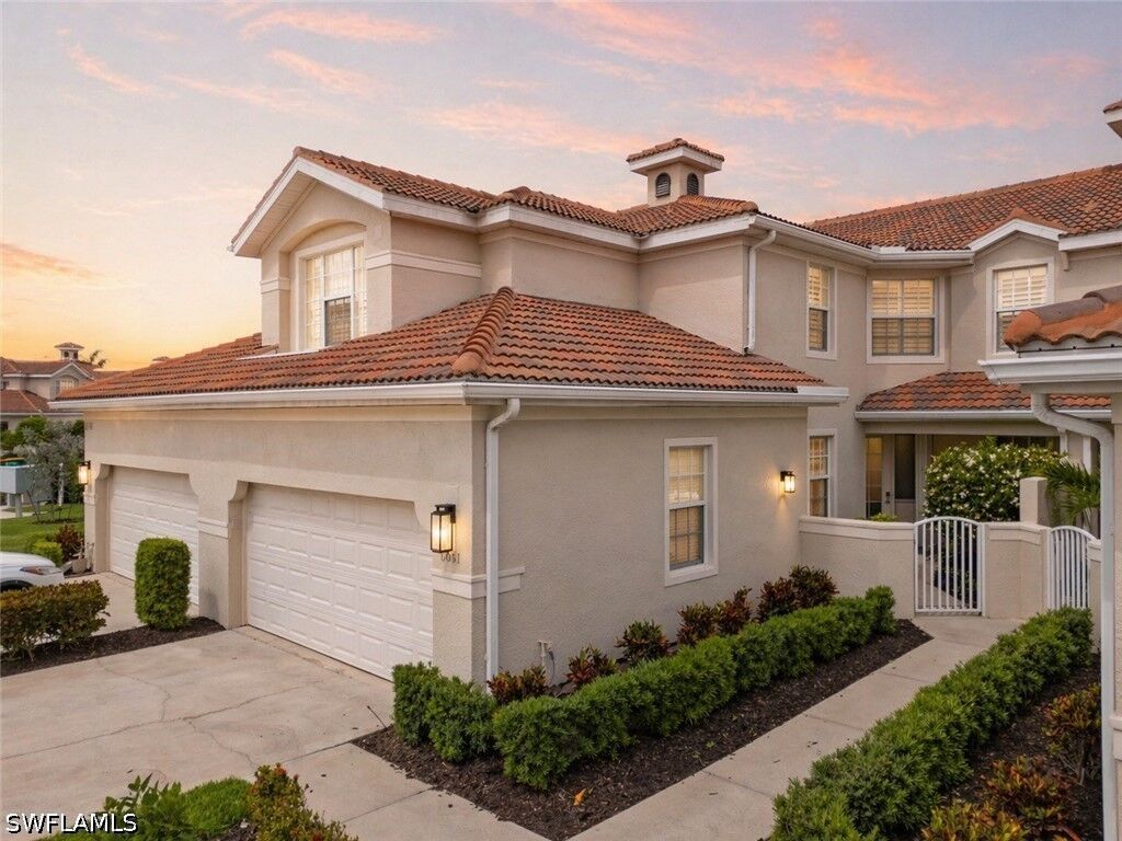 Property Photo:  3310 Twilight Lane 6501  FL 34109 