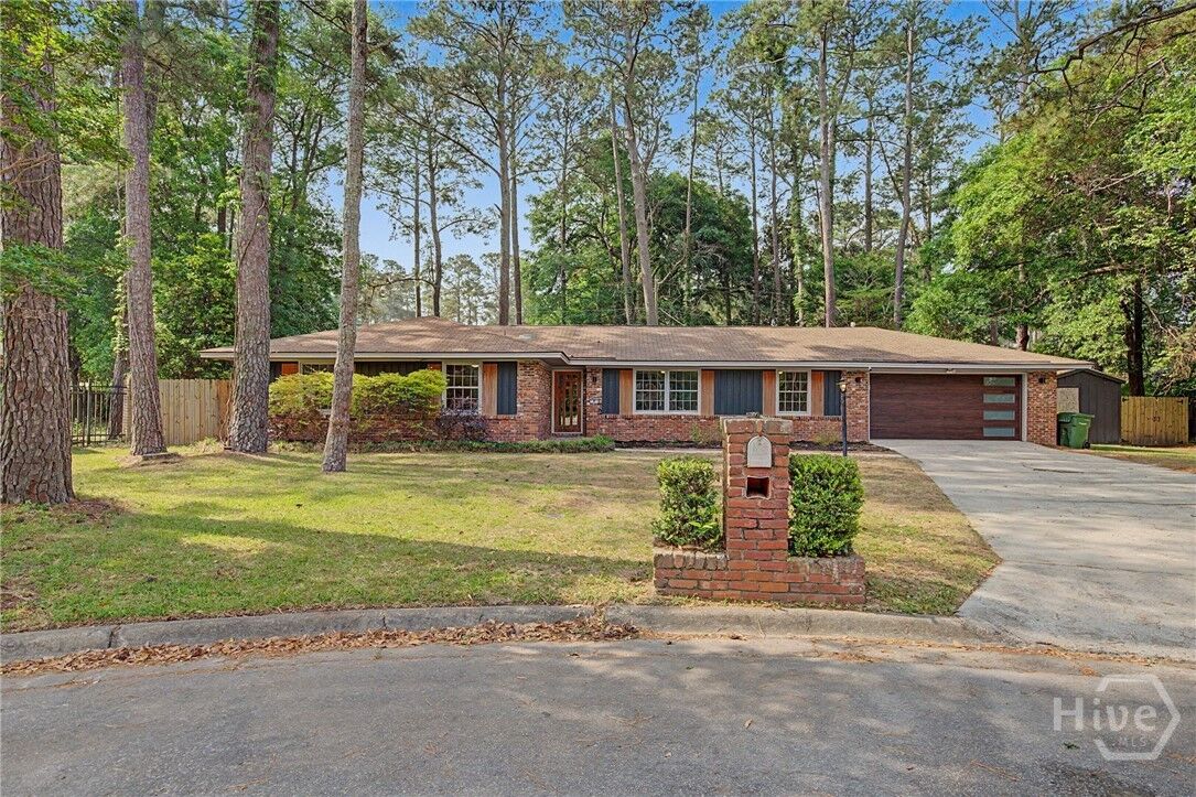 Property Photo:  9 Glen Eden Court  GA 31419 