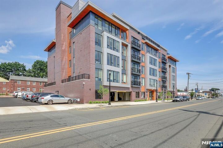 Property Photo:  85 Ridge Road 307  NJ 07031 