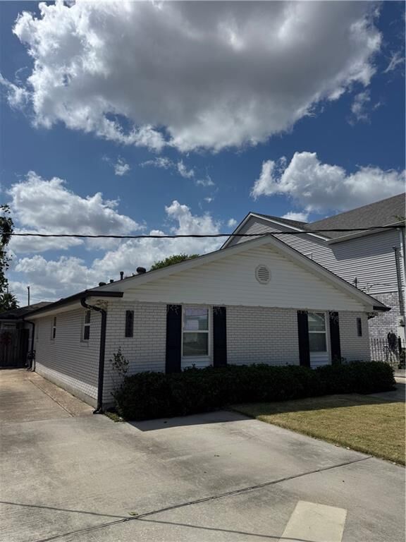 Property Photo:  422 Nursery Avenue  LA 70005 