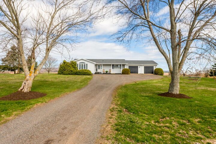 789 Canard Street — photo 1