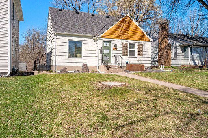 Property Photo:  3052 Nevada Avenue S  MN 55426 