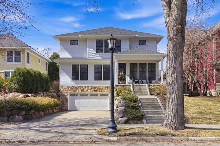 Property Photo:  1774 Girard Avenue S  MN 55403 