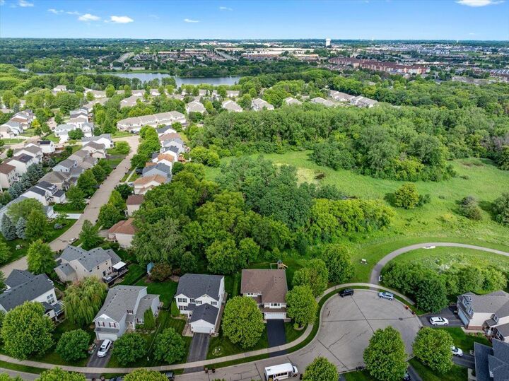 Property Photo:  640 Addison Alcove  MN 55129 