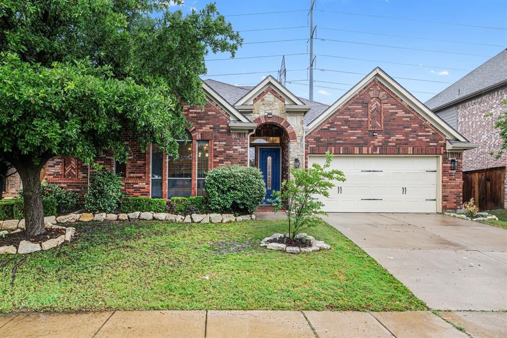 Property Photo:  1003 Brighton Street  TX 76262 