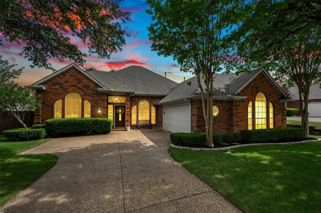Property Photo:  2717 Creek Crossing Drive  TX 75072 