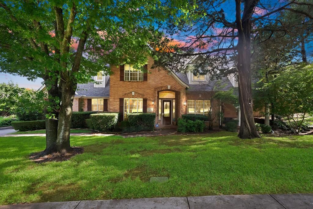 Property Photo:  1912 Timber Ridge Court  TX 75104 