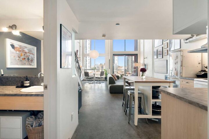 Property Photo: 535 8 Avenue SE 412 AB T2G 5S9