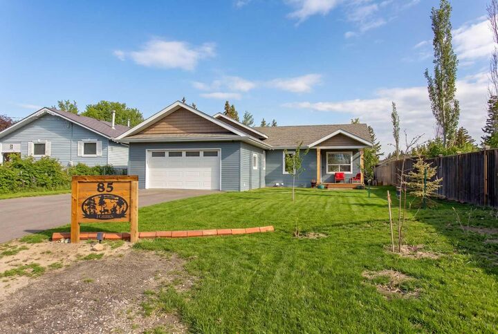 Property Photo: 85 Lakeview Avenue AB T4L 2N1