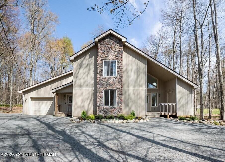 Property Photo: 366 Appleseed Road PA 18350