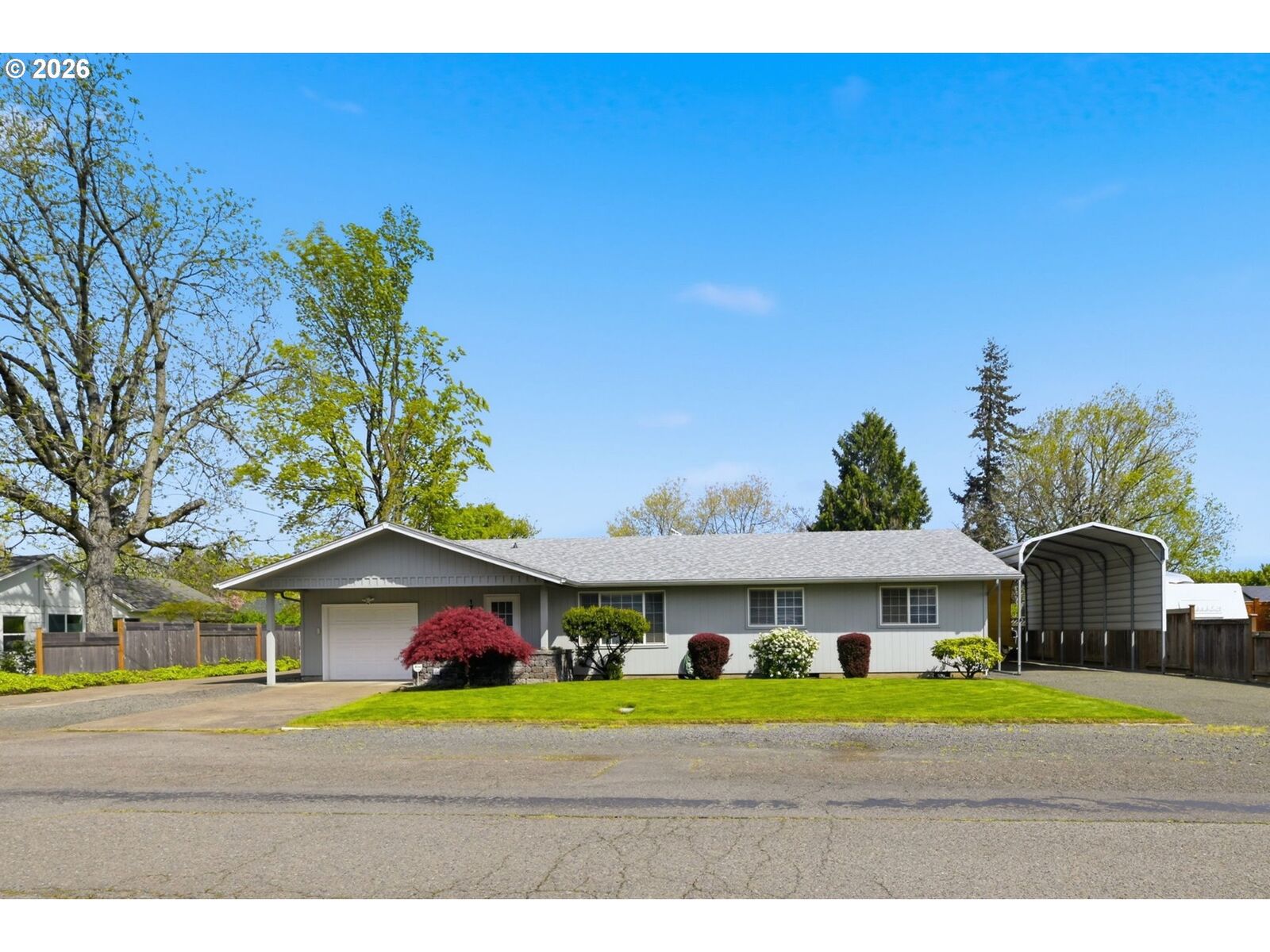 Property Photo:  1763 Labona Dr  OR 97404 