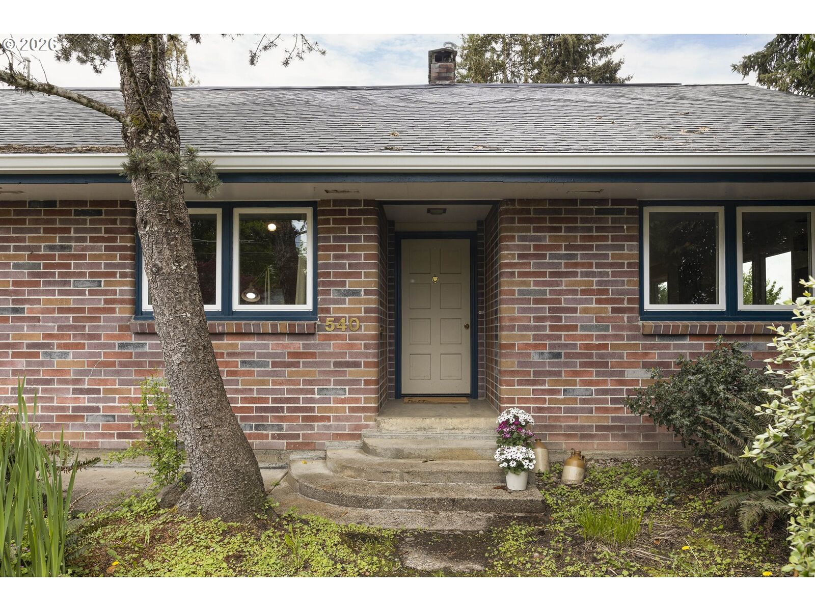 Property Photo:  540 NW 9th St  OR 97128 