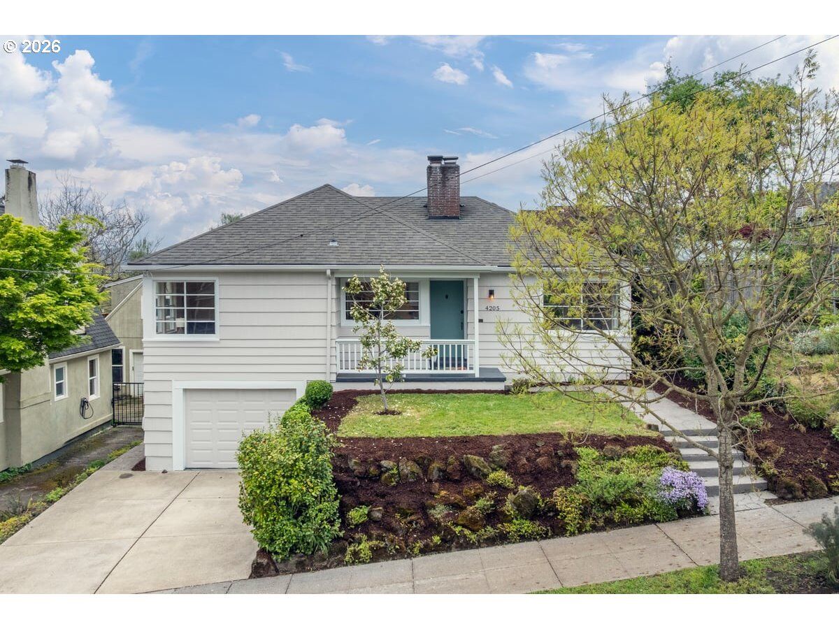 Property Photo:  4205 NE 18th Ave  OR 97211 