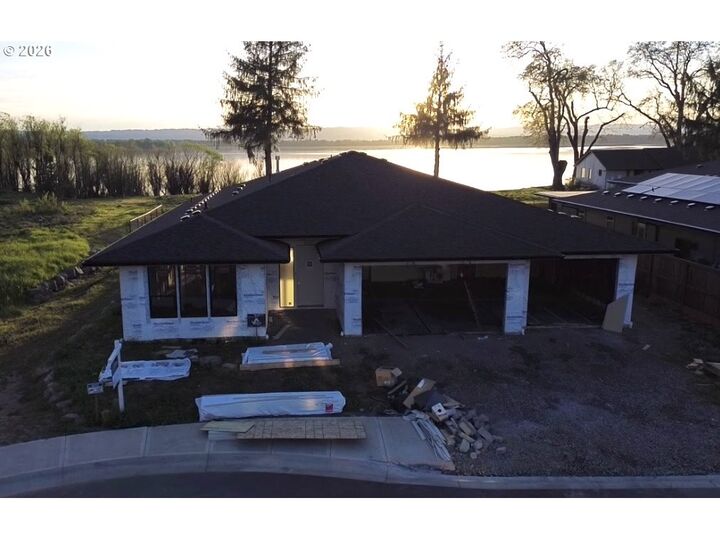 Property Photo:  6712 NW 26th Ct  WA 98665 