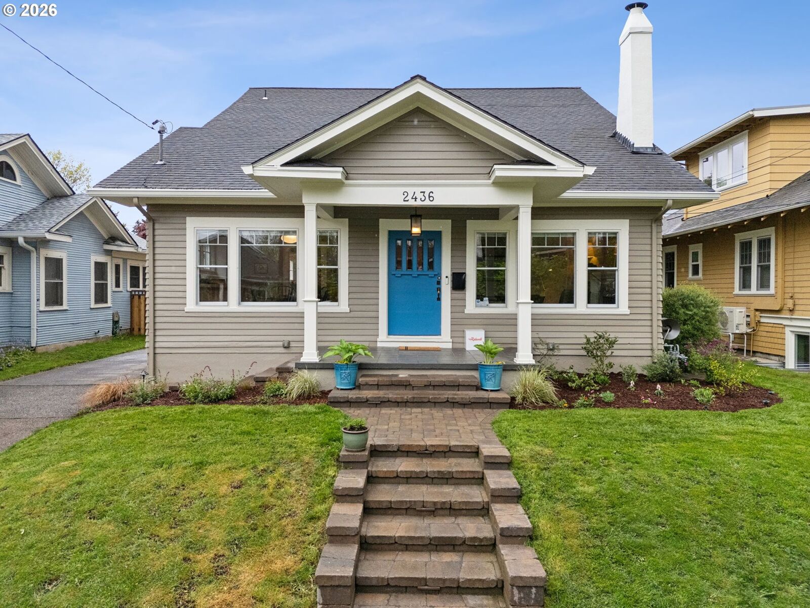 Property Photo:  2436 NE 44th Ave  OR 97213 