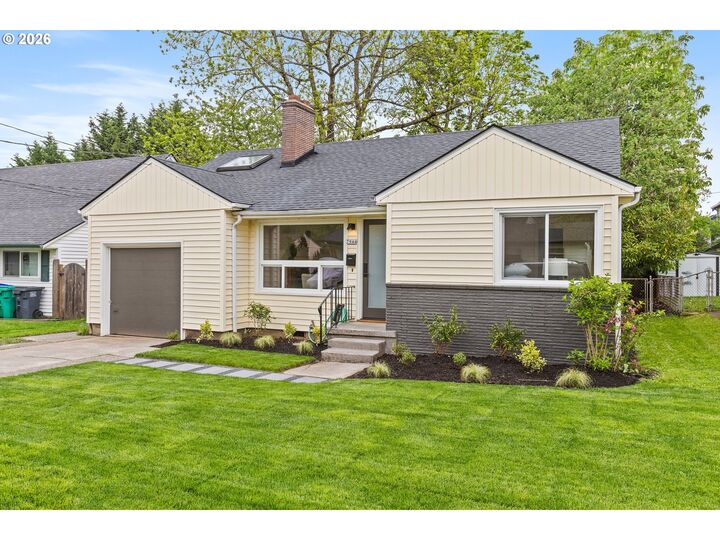 Property Photo:  7944 N Chase Ave  OR 97217 