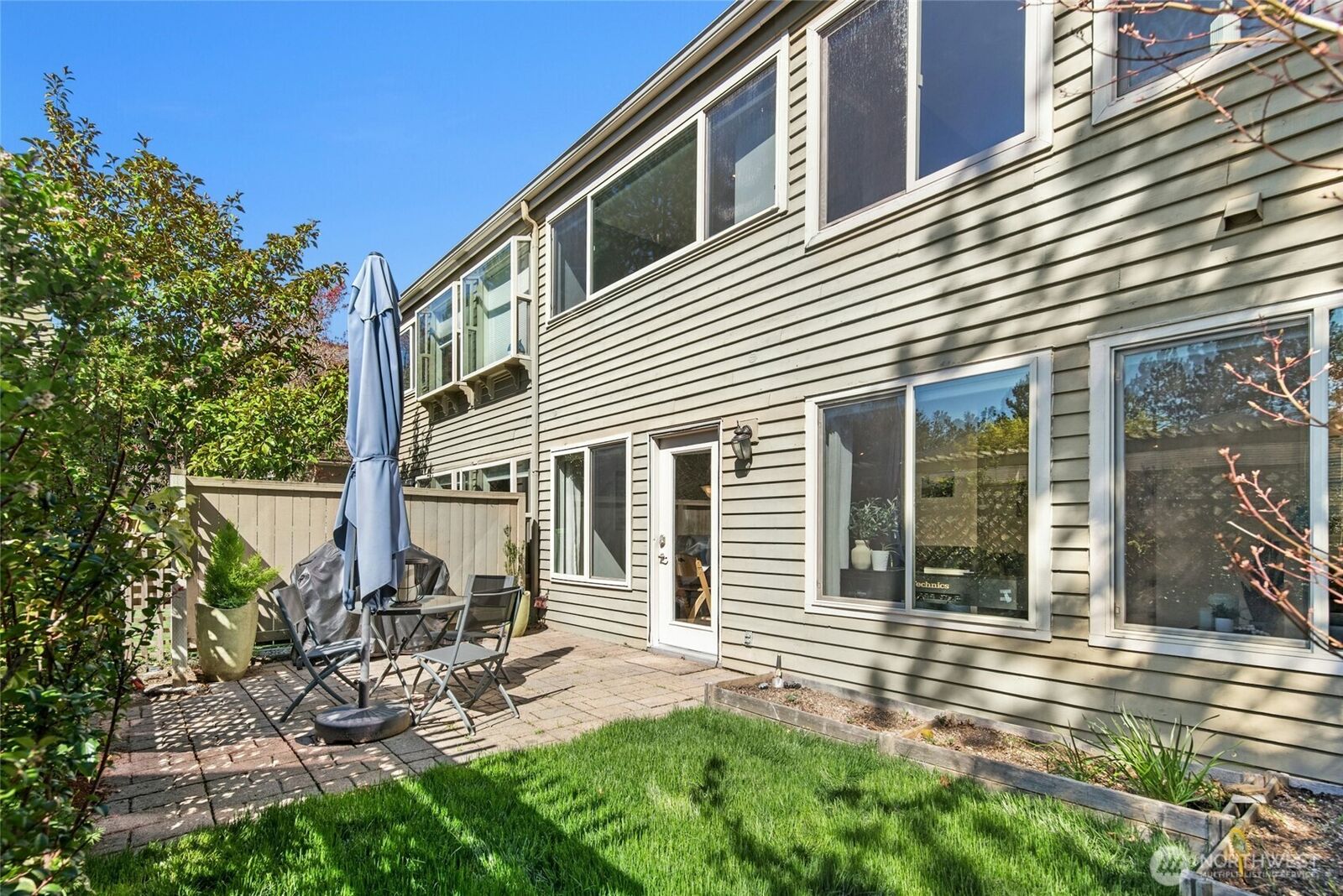 Property Photo:  447  7th Avenue  WA 98033 