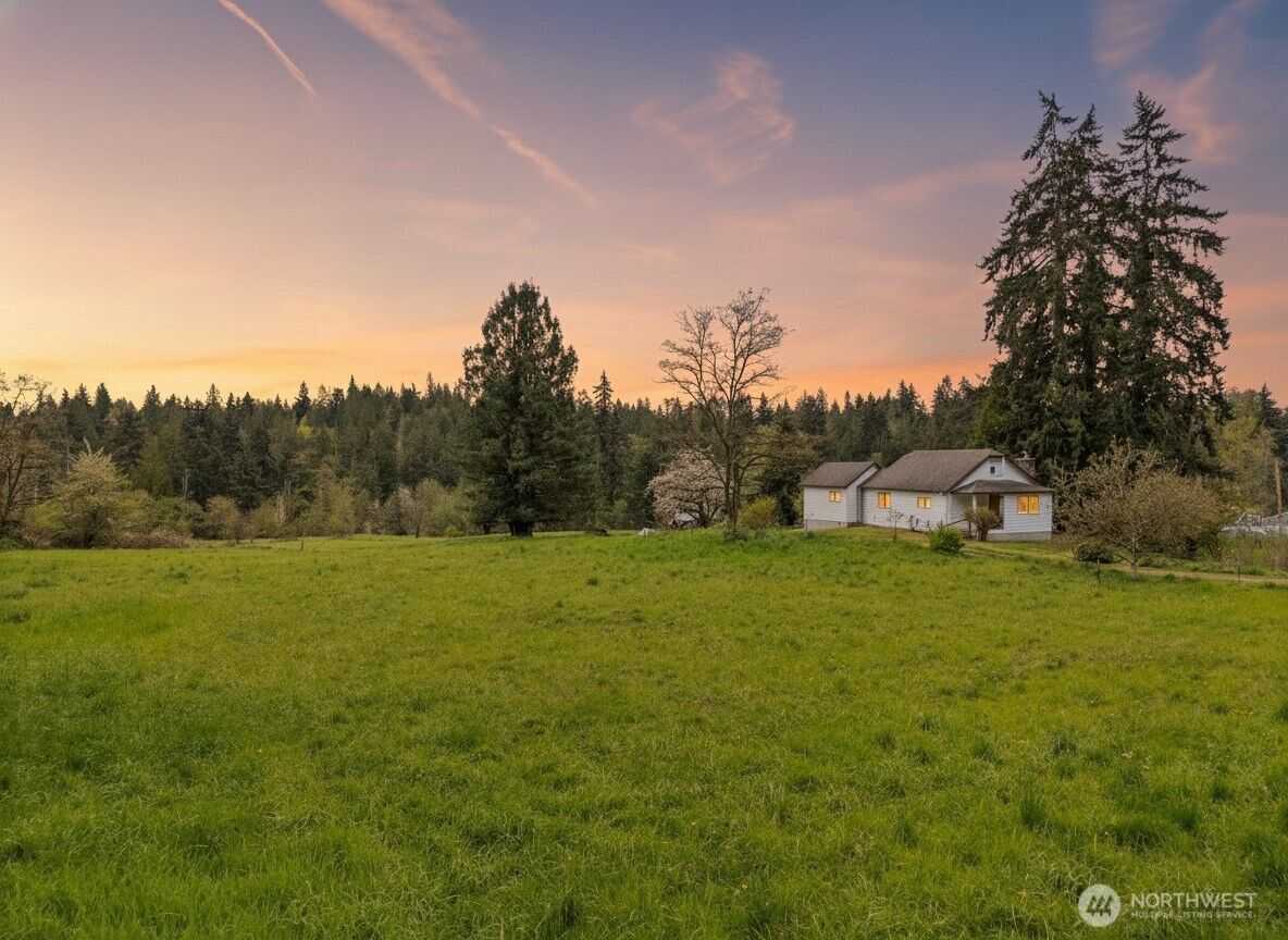Property Photo:  12106  County Line Road E  WA 98372 
