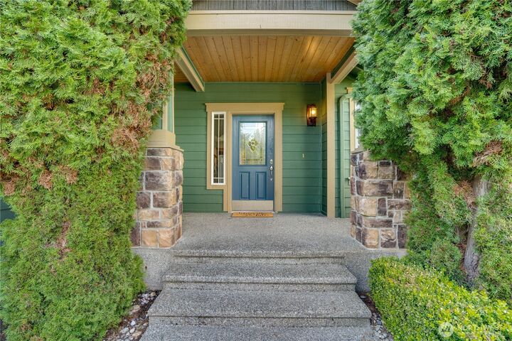 Property Photo:  19321  205th Street E  WA 98360 