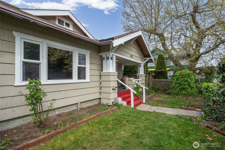 Property Photo:  616 S Adams  WA 98405 