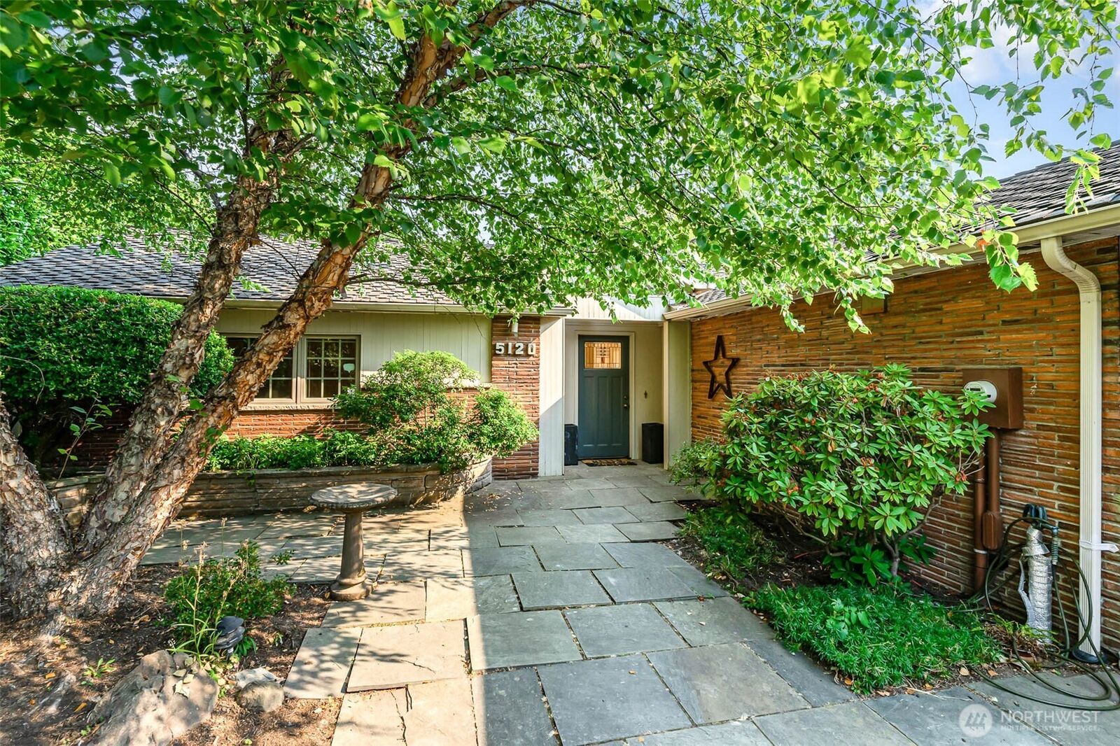 Property Photo:  5120 NE 54th Street  WA 98105 