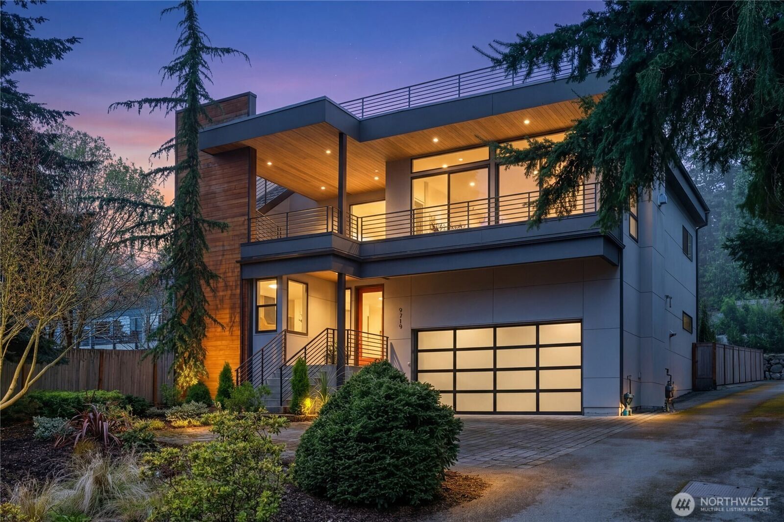 Property Photo:  9719  Lake Shore Boulevard NE  WA 98115 