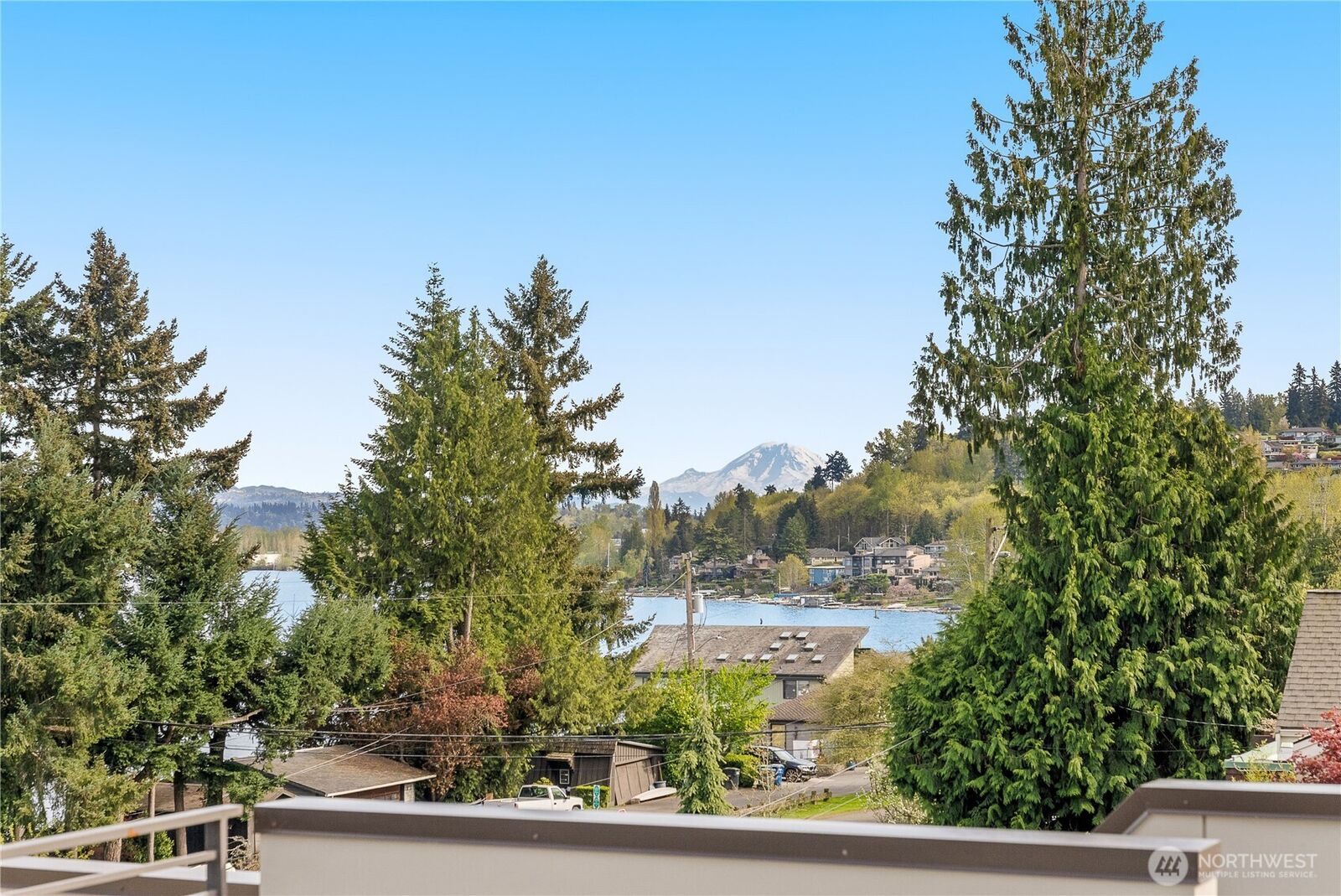 Property Photo:  9719  Lake Shore Boulevard NE  WA 98115 