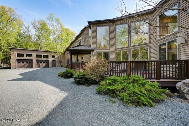 Property Photo:  804 Ranch Court  PA 18428 