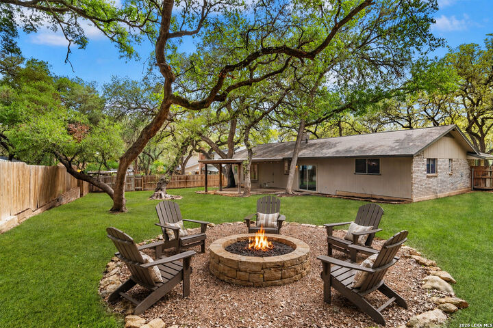 Property Photo:  3023 Colony Dr  TX 78230 