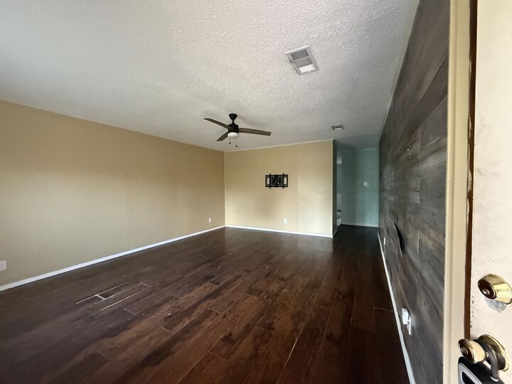 Property Photo:  1241 Grannis  TX 77640 